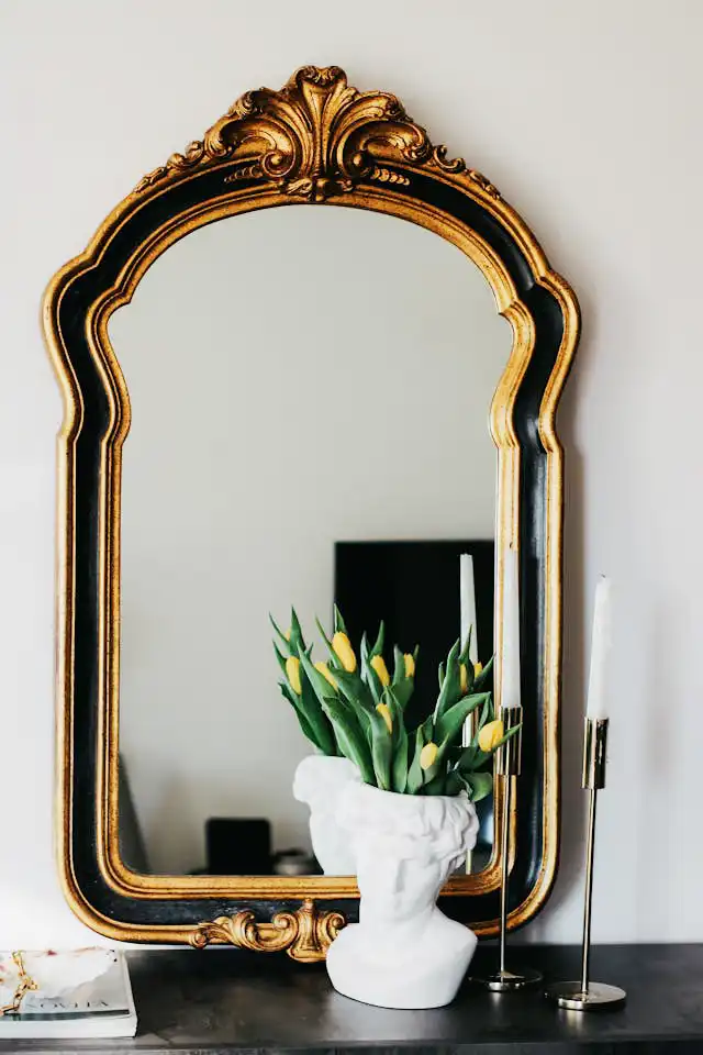 Statement mirror